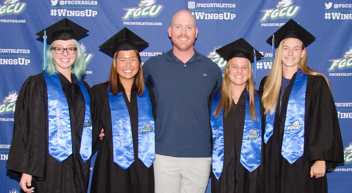 FGCUEagles's tweet photo. 📸 day for many of our graduating senior student-athletes!

Check out the complete gallery on our Facebook page ➡️ https://t.co/KJ63wcNaHd.

#WingsUp🤙 || #FGCUonTOP https://t.co/8EoR5HofY8