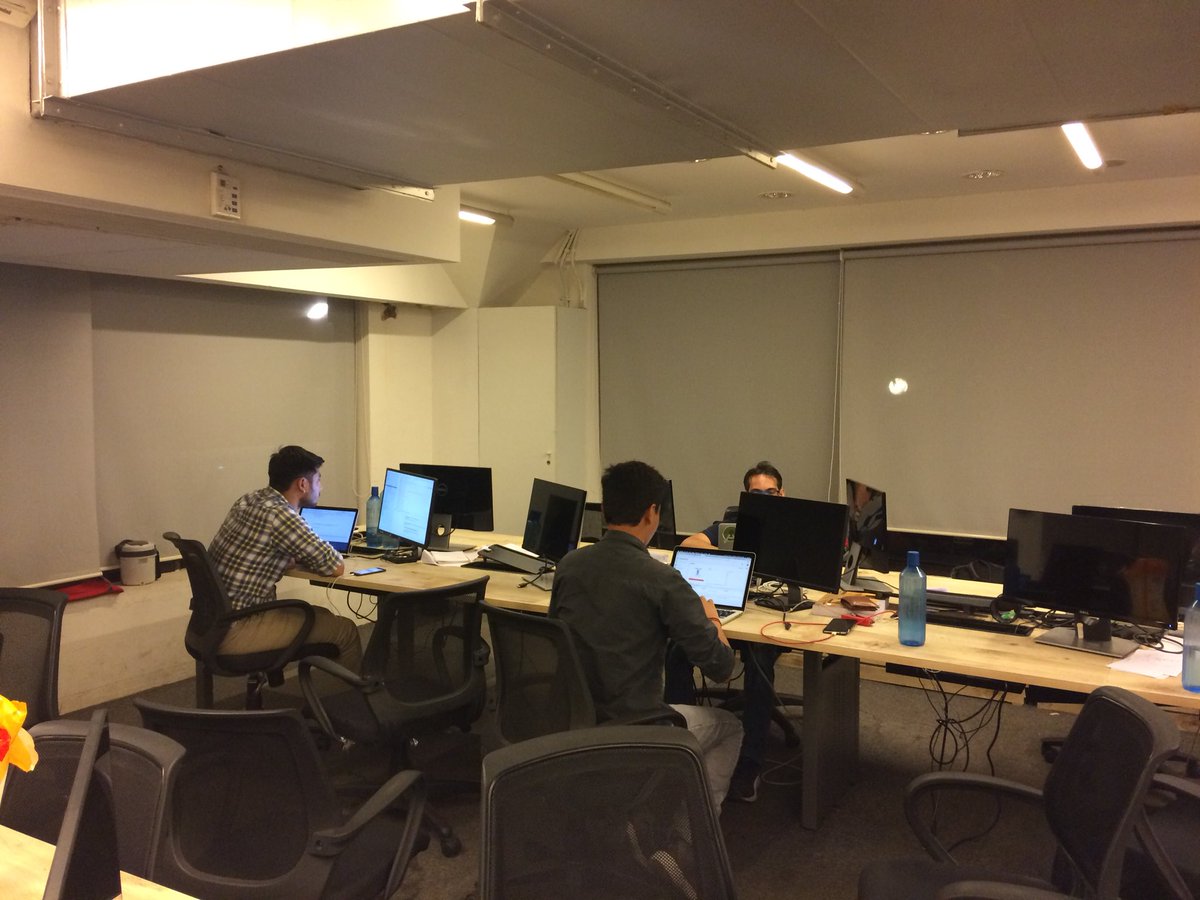 Irfanomics's tweet photo. It’s midnight already but you can’t feel it when at #upgradhackathon https://t.co/zXtU6j2Plv