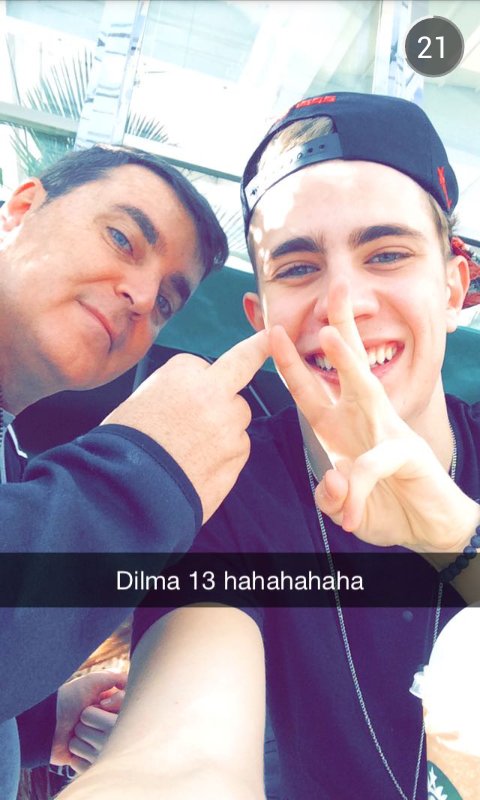 SnapsDoLeoPicon's tweet photo. @Piconn Sessão familia https://t.co/vvOUKDBmjX