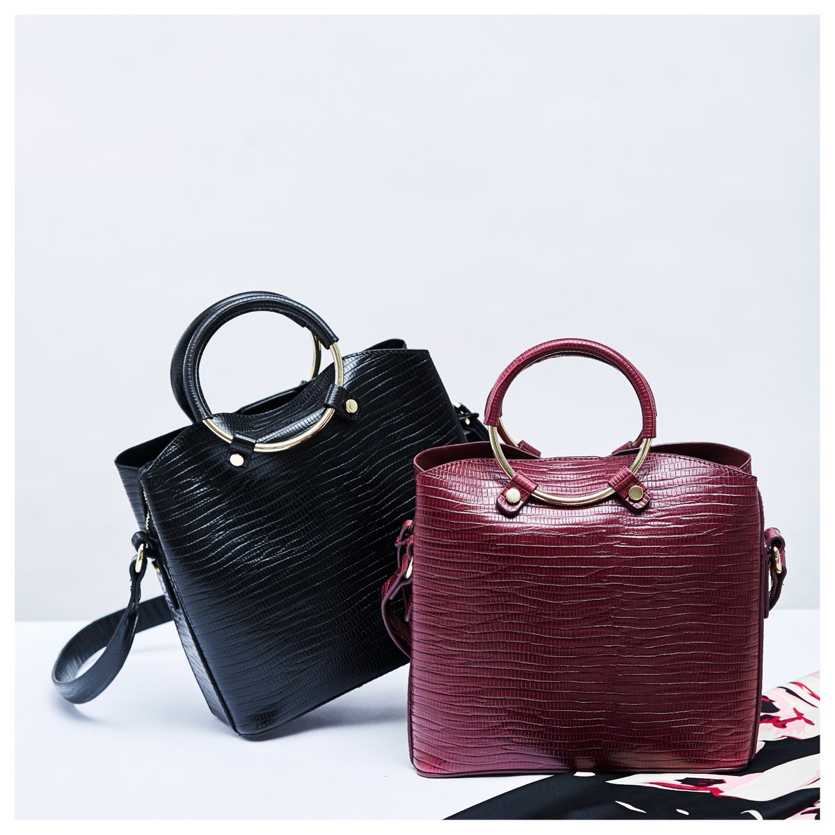 isadora_style's tweet photo. Bandolera con manija circular! > Negra vs Bordeaux?
Now Online > https://t.co/ni2ECZNdQW
#IsadoraStyle https://t.co/4U7MkOx1Hs