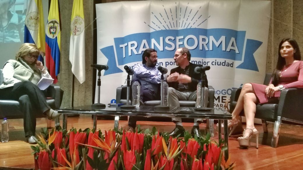 BogotaParticipa's tweet photo. Ya estamos en nuestro #ForoTransforma “Bogotá Libre de Xenofobia” en @UniJaveriana .
Nuestros panelistas invitados: Caterina Valentino @caterinav ,Felipe Aliaga @faliagasaez , Idania Chirinos @idaniachirinos y David Suárez https://t.co/OI27VHIhOb