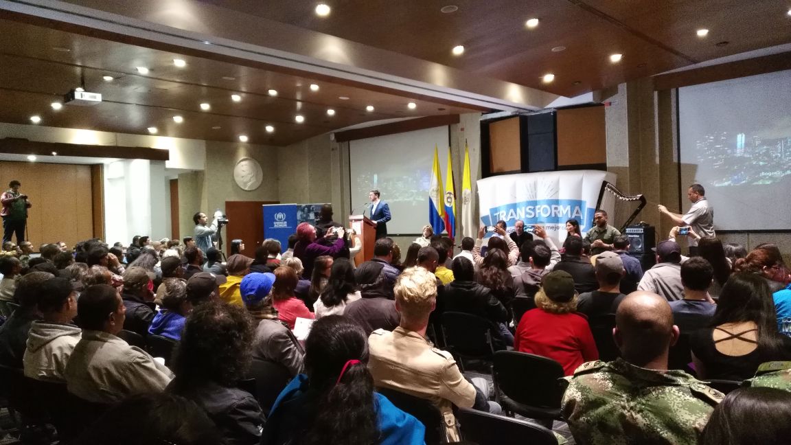 BogotaParticipa's tweet photo. Ya estamos en nuestro #ForoTransforma “Bogotá Libre de Xenofobia” en @UniJaveriana .
Nuestros panelistas invitados: Caterina Valentino @caterinav ,Felipe Aliaga @faliagasaez , Idania Chirinos @idaniachirinos y David Suárez https://t.co/OI27VHIhOb