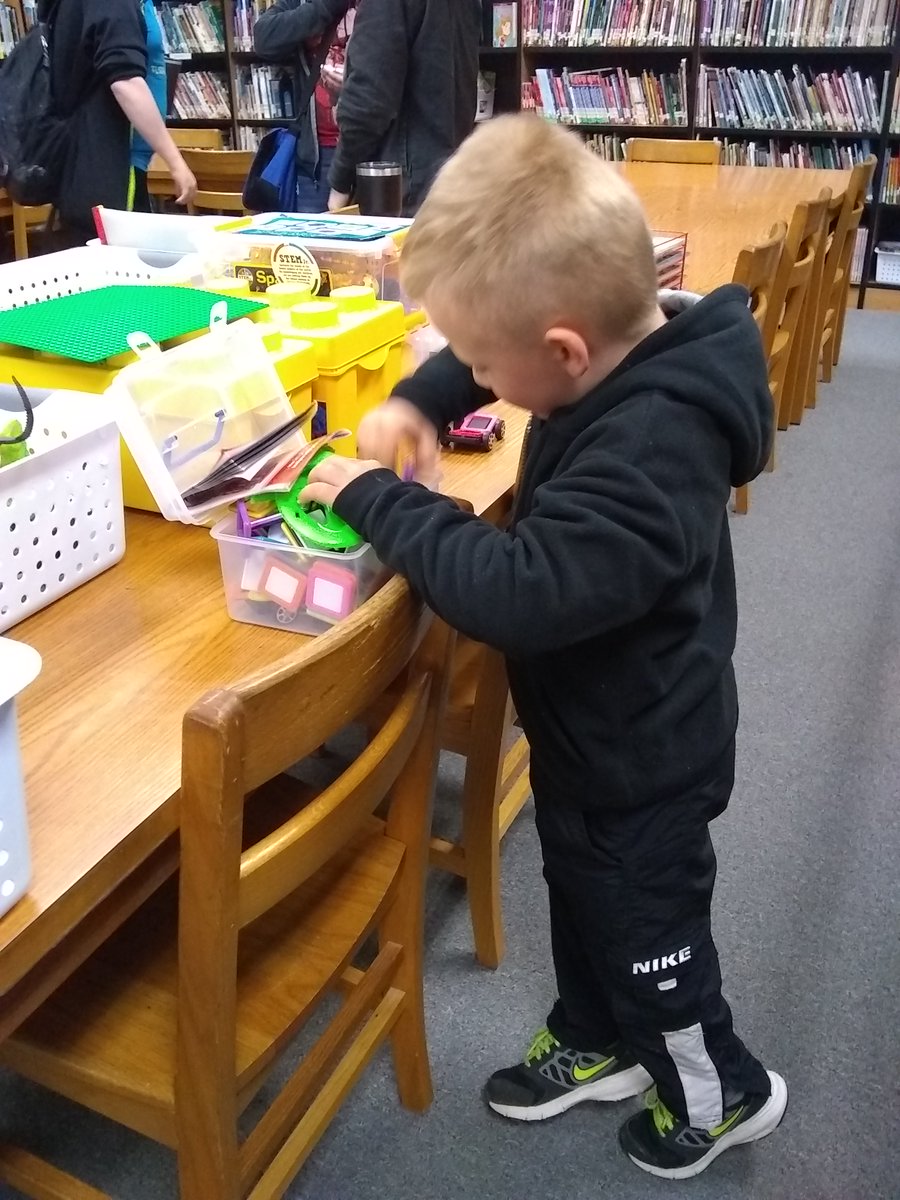 ChristyFulbrit6's tweet photo. Subbing for Ms Bev in the library today 😍 #MCELoves #MCEPride #mce https://t.co/Is7phKDdM3