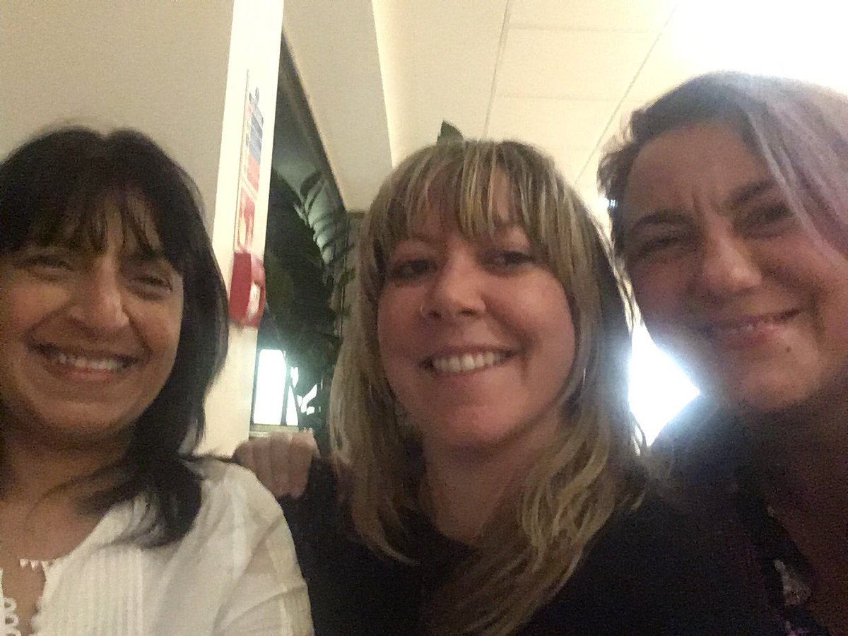 hollylives's tweet photo. @KezNoo and I had dinner with the gorgeous #ManjulaPatel of  @MurrayHall11 talking #comcom #communitydevelopment and so much more! https://t.co/LJhaCj5ZBY