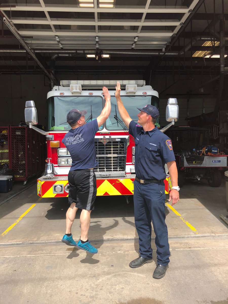 ForneyFD's tweet photo. Let's get up for #nationalhighfiveday! #ForneyFire https://t.co/DPfQbPb9U3