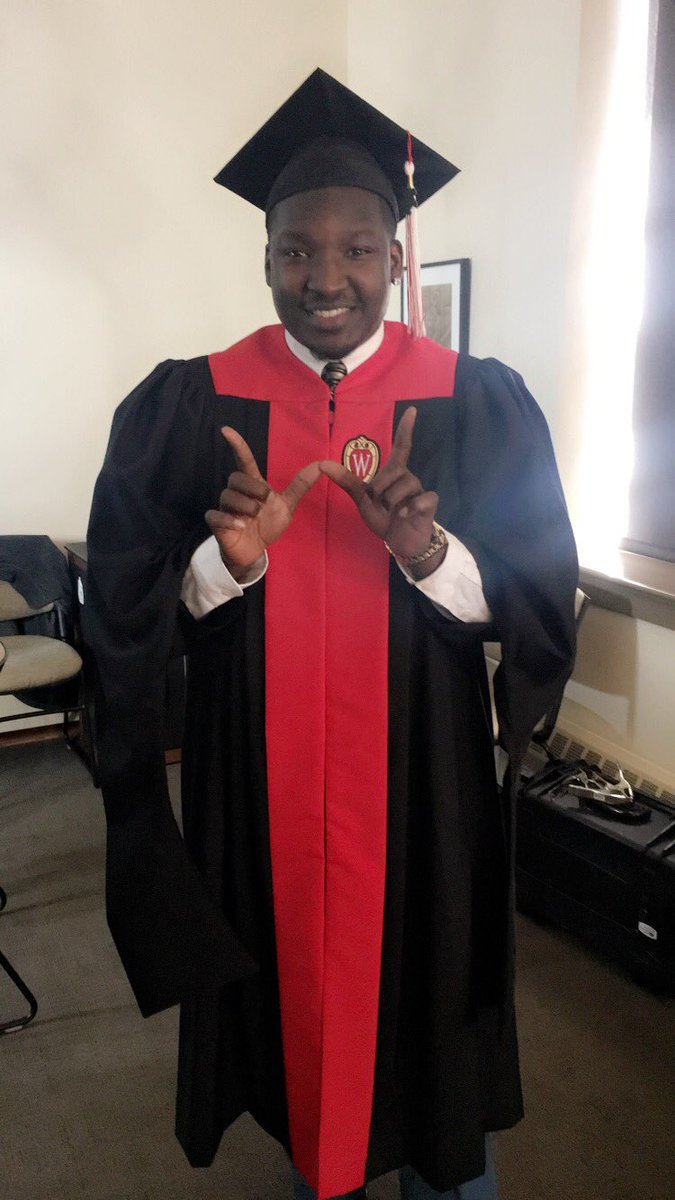 icebaby1906_'s tweet photo. #GradPlans ππΎ proofs coming soon! 3 more weeks! π¨πΎβπ https://t.co/ktH4gGRkaB