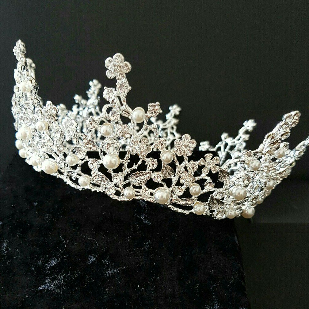 SMBridal's tweet photo. Take a look at our beautiful bridal range. https://t.co/RNGhuDtn8z https://t.co/lkcEIr2rZL