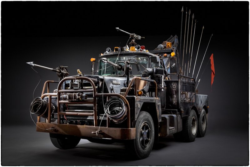 FormulaAutoFM's tweet image. Para el #autodeldia traemos unos vehículos utilizados en la película de Mad Max Fury Road, un estilo post apocalíptico mezclado con rat road, no se ve nada mal. @cuartodemillamx @raton_miguelito @ArturoRiveraMTV Escúchanos sábado de 12 a 1 y domingo de 2 a 3 104.1fm y 1500 am