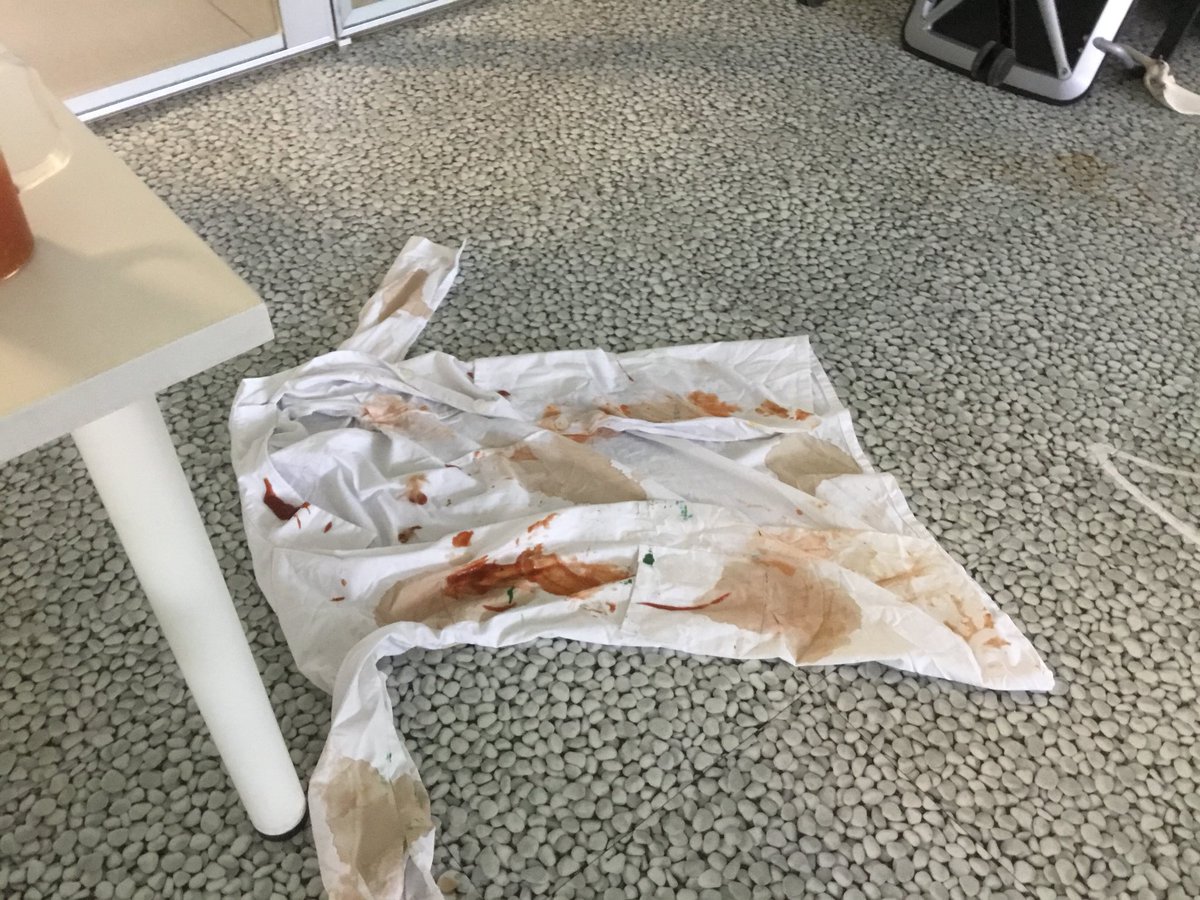 ScienceBrains's tweet photo. Comienza nuestro CSI BRAINS!. Ahora serán nuestros alumnos de 3º de la ESO los que investiguen lo que ha pasado. Huesos, sangre, huellas...El reto está servido!!👮🏻‍♀️👮🏻‍♂️ https://t.co/6PPrT7msU1