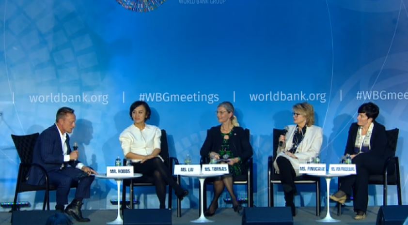 BancoMundial's tweet photo. Los #consejos del panel sobre mujeres #emprendedoras #WeFi:
- Una buena idea es el comienzo
- Piensen en la #tecnología como una herramienta, sin temerle y háganlo
- Hay que encontrar algo que nos apasione
- Sean fuertes con su visión y utilicen el poder de internet https://t.co/PF7PBgfNZc