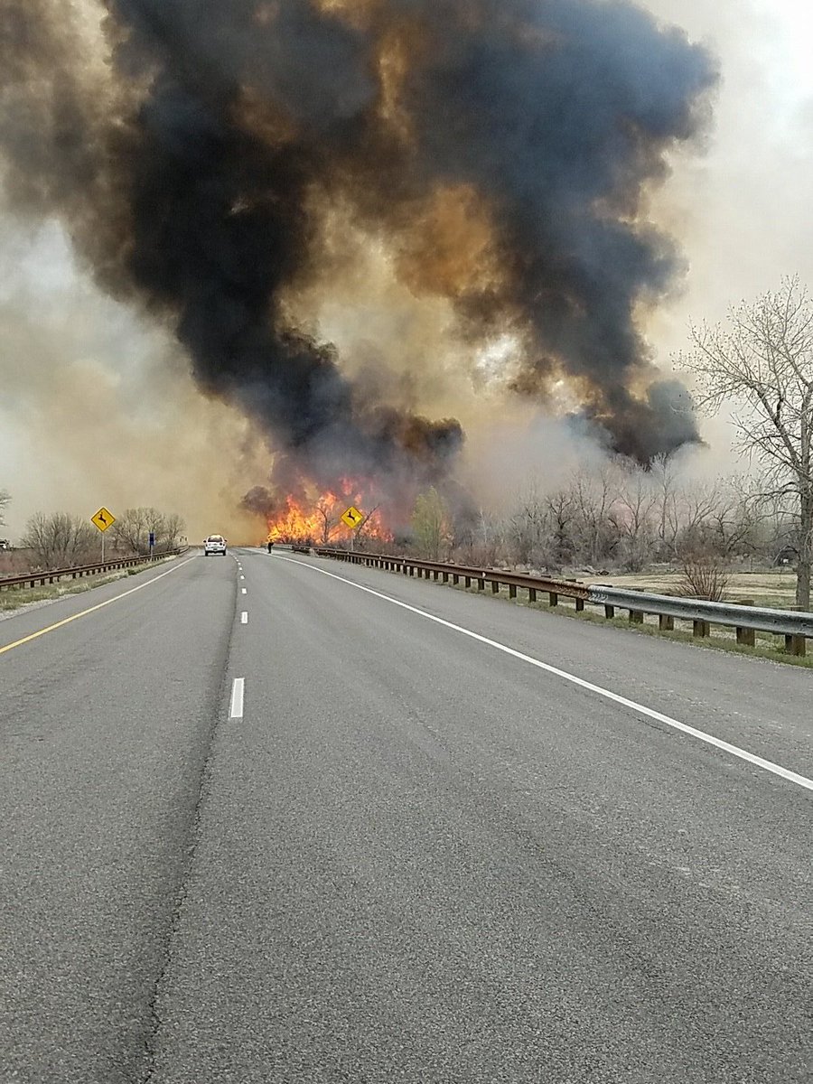 garyharmonGJ's tweet photo. Yes, one can feel the heat, Skipper Island fire. #gjsentinel https://t.co/P3CFt3wOU9