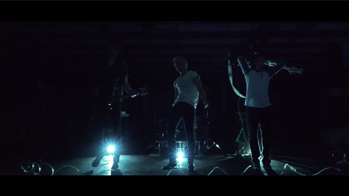CallYourShotCLE's tweet photo. Here’s a shot from our UNRELEASED new music video!!! Just a little peak of what’s in store! 😉 Get ready music fans! Directed and filmed by the homie @zellyzel1 #War #SellYourHeart #CYS #new #musicvideo #alert #MusicVideos #UnsignedHype #unsignedartist #unsignedartists #musicians https://t.co/ujPHllwS8v