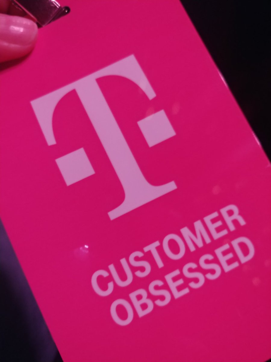 TheresaFillmore's tweet photo. Customer obsessed! Unstoppable Tour! Magenta Life! ❤❤❤ @JohnLegere @thatsammori @RodBaarstad @Pevo0119 @TMobile @WirelessVision https://t.co/KeJhN5roFr