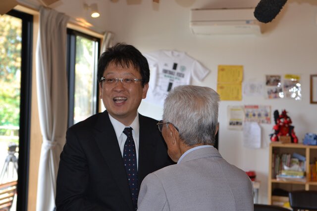 昨日仮設住宅でお爺ちゃんが私の手を強く握りしめて「私は今年で99歳です。実物の市長さんに会えて長生きしてて良かった。私達のために頑張ってくれて有難う」とか、みなし仮設では「市長さんが来るから今日はリハビリを休んで待ってました。有難う」等と言われて何だかグッときました。こちらこそ、、