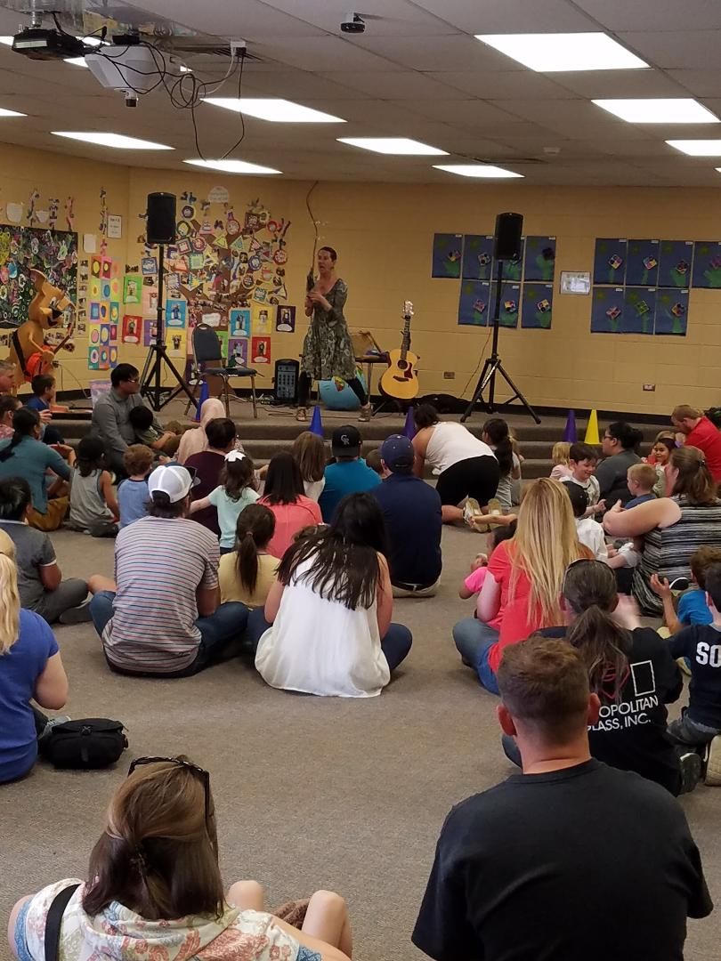 kdines's tweet photo. #TBT to a FUN show last week at One Book 4 Colorado program! With #OB4CO, the state library picks a book every year that they then make available to all 4 year olds in the state for free.  #Hunktabunkta was proud to be a part of this! https://t.co/YKHtG68GVQ