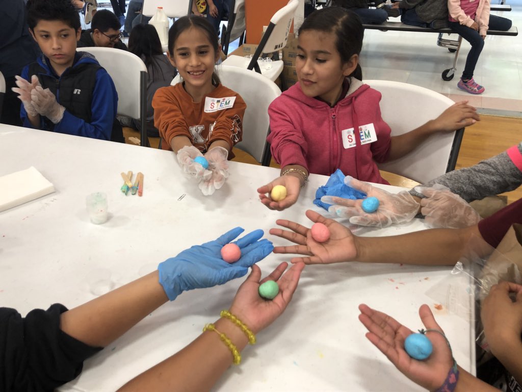 MISDTaylor's tweet photo. Taylor fourth grade working on STEM activities with our guests. #mhsSTEM https://t.co/WGoh5qiMkS