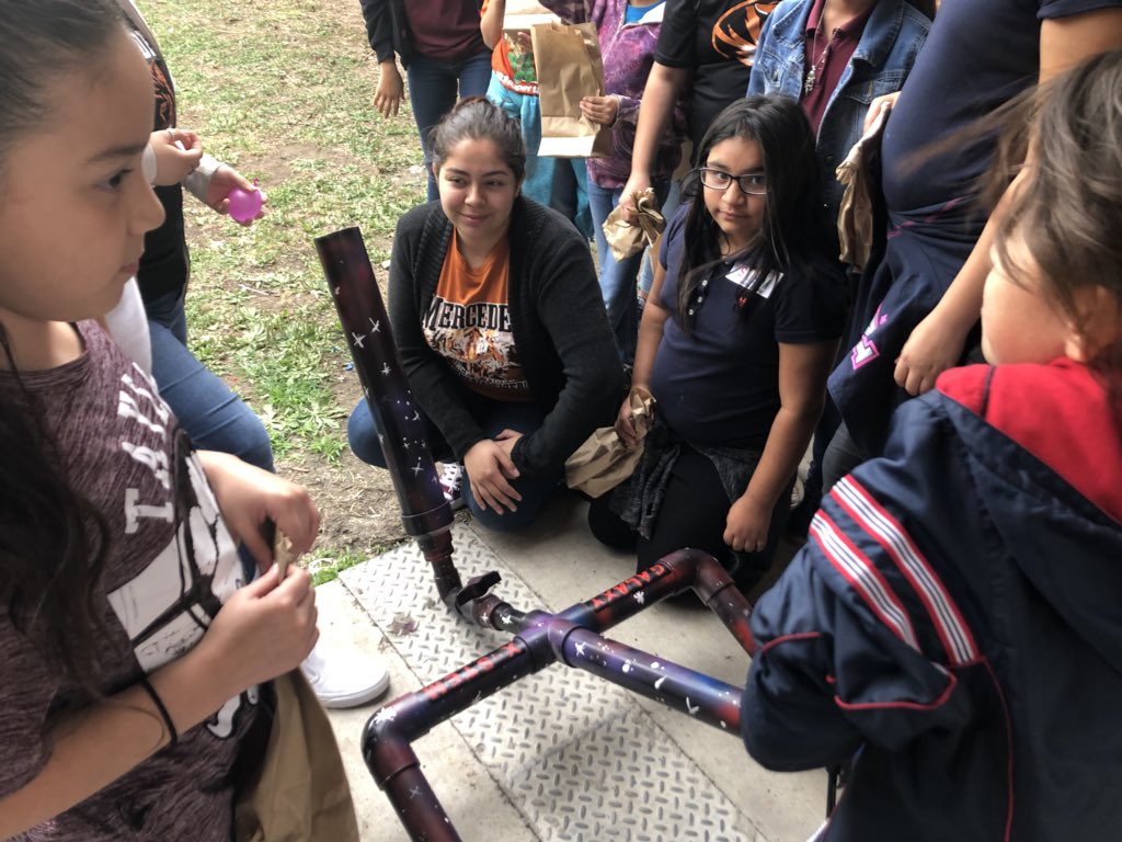 MISDTaylor's tweet photo. Taylor fourth grade working on STEM activities with our guests. #mhsSTEM https://t.co/WGoh5qiMkS