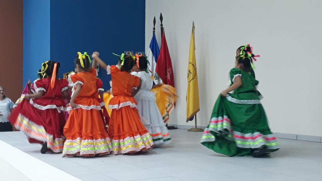 REINSAL's tweet photo. Han iniciado los puntos artísticos a cargo de infantes de la Parvularia HugonLindo

#Reinsal #PrimeraInfancia https://t.co/dpPnL1ORoY