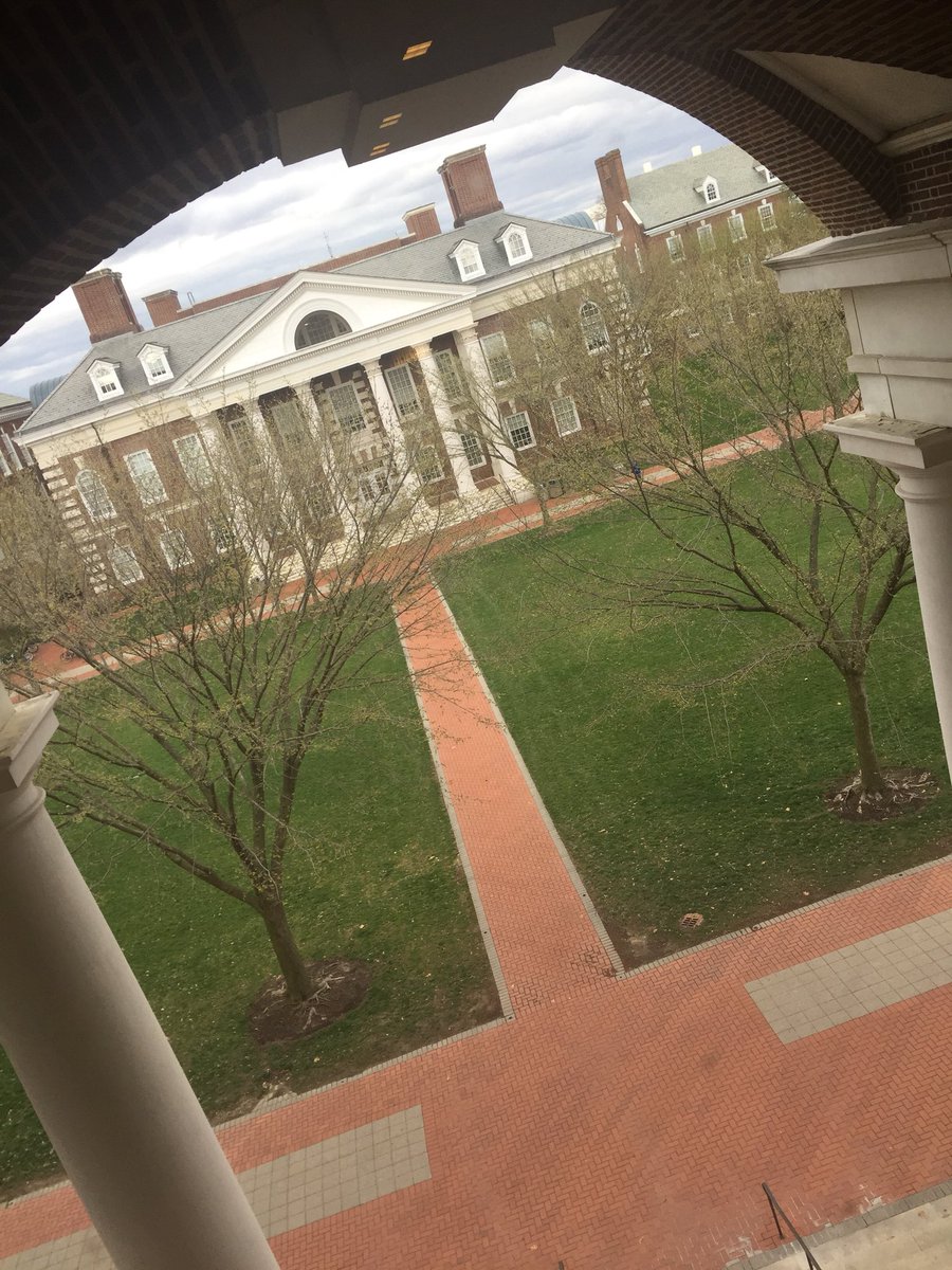 ilana_not_llana's tweet photo. This view almost reminds me of looking at the Queen’s House in Greenwich, England. ALMOST. @CaroBar2 #BartooSocial https://t.co/szLi8QTO5v
