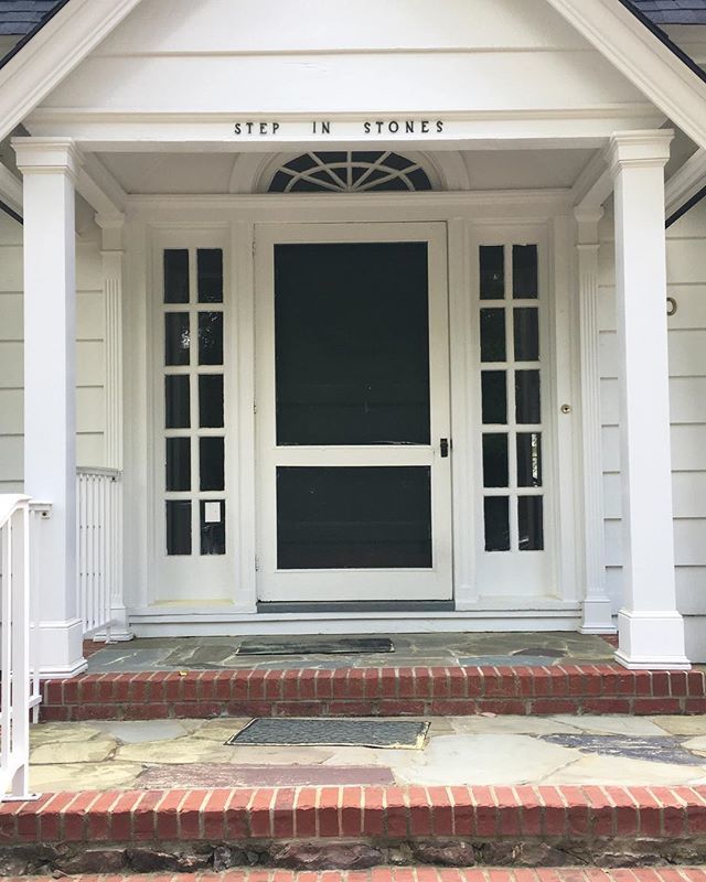 sarahatkw's tweet photo. Saw a storybook rental in Pinehurst Village today. #pinehurst
#ncrealestate #sandhills #househunting #realestateagent #kellerwilliamspinehurst #dreamhome #ncstyle #forsale #realtor #realty #cottageliving #home #instagood #movetoSoPi #kwpinehurst #ftbrag… https://t.co/L6eLg0Tqdg https://t.co/ZIqgyu2XjZ