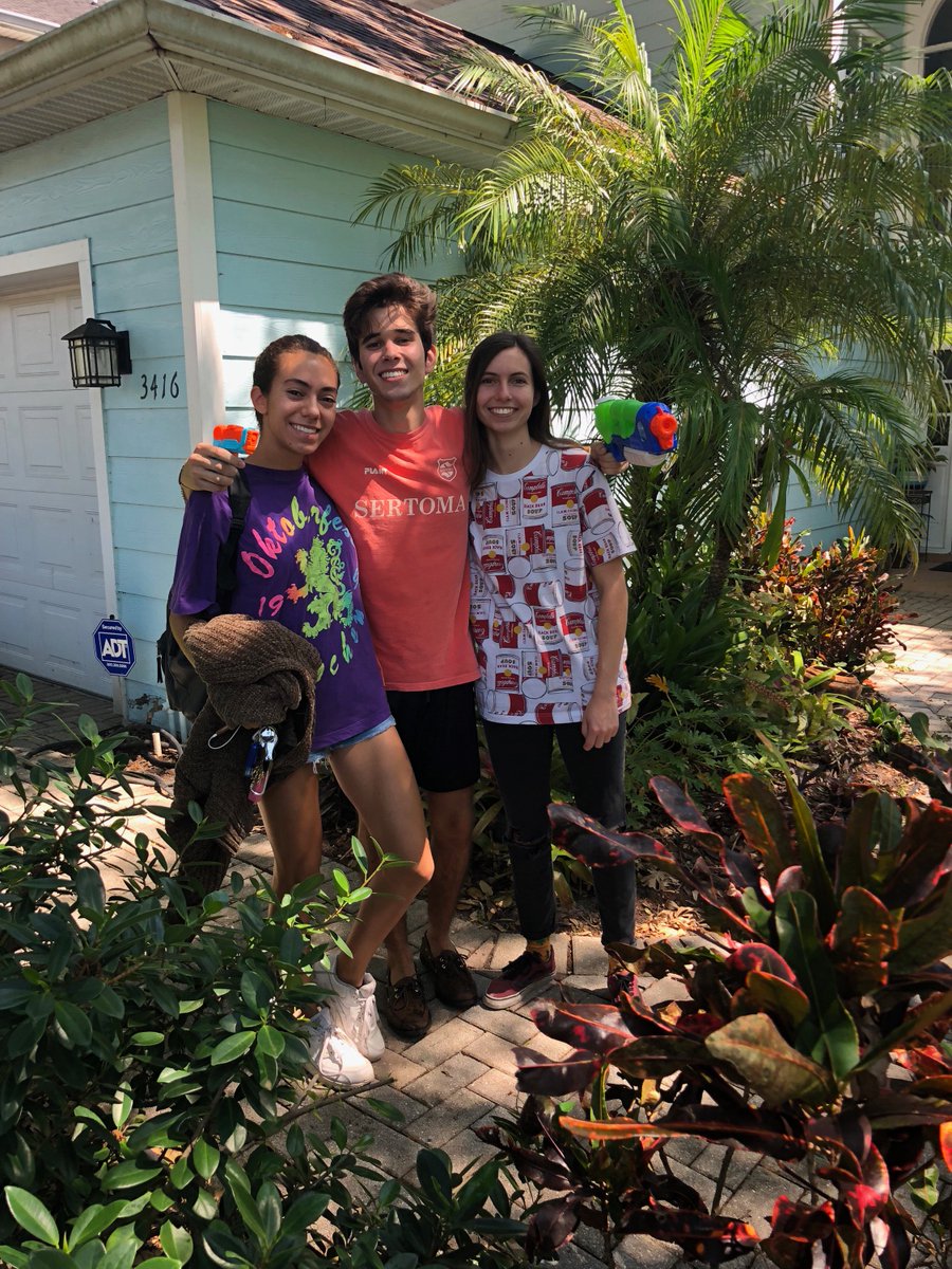 phswaterwars18's tweet photo. (Steph was out) But everybody's friends here. #graceout https://t.co/9K9py2MYJ1
