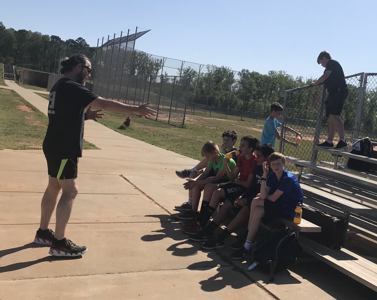 TumbleSpike's tweet photo. Thanks @PLDYER for the surprise visit with MGM RunHard team today! #PositivePeerPressure #LifeLessons #KidsDotalk @F3LexSC #changetheculture @RunhardTeam https://t.co/5erECcVV5C