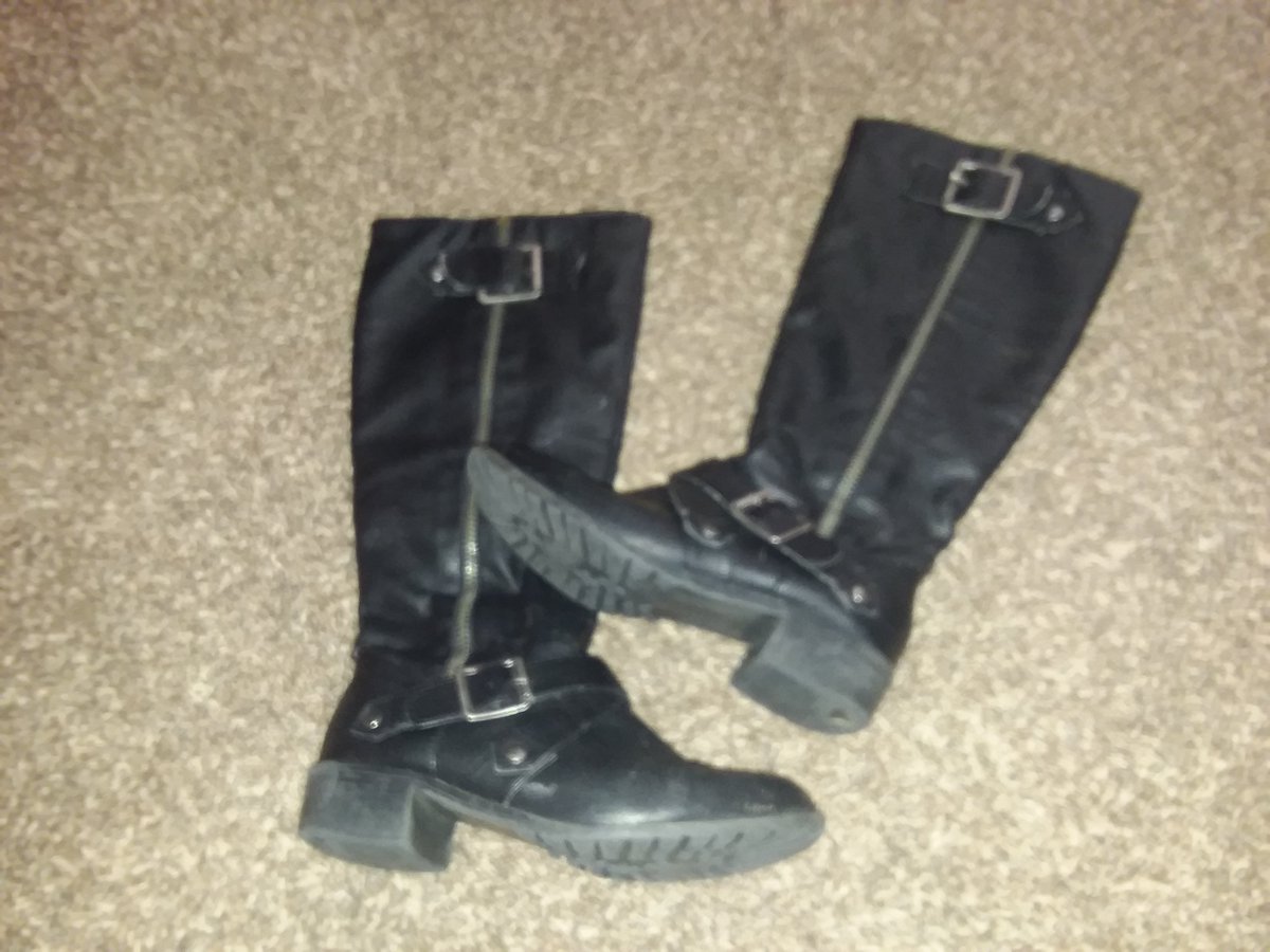 PrettyToes4's tweet photo. Too dirty..
Who's buying?
$45+shipping
#shoefetish #footfindom #footfreak
#shoefreak #usedshoes
@RTP1G https://t.co/tYCo5wIe3d
