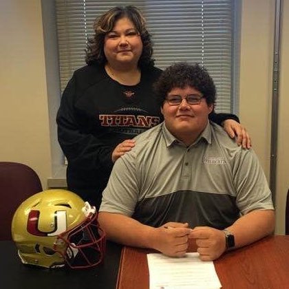 QBCoachShaver's tweet photo. Congratulations to 2 of my former lineman, today they signed with @LinfieldFB to play college football. As a coach, this is one of the greatest feelings! Congrats again to my guys @JulienSears &amp; @romanmshelly ‼️ #Brotherhood https://t.co/O3zqnpzE4Y