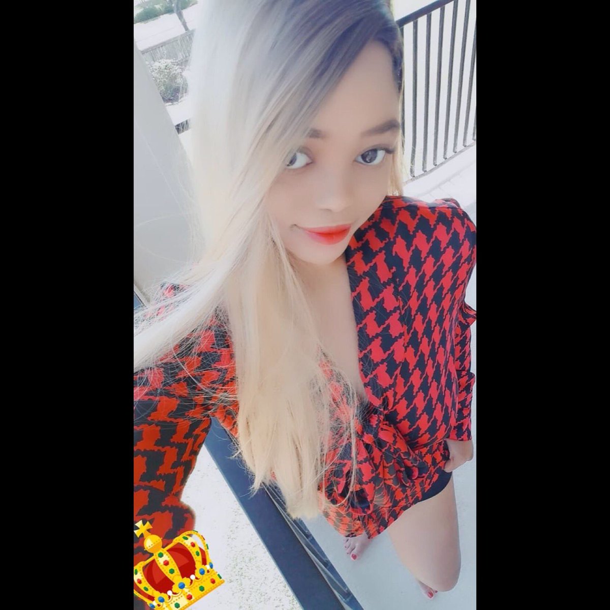 SimmonsKindra's tweet photo. He told her to never let go...and they lived happily ever after!!! 🏰 #RedKingRedQueenForever❤️🔥#SwipeMe https://t.co/4FhD6fxcgI