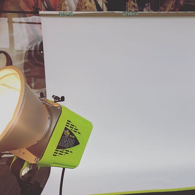 nataliecanon's tweet image. Doing my favorite thing! #theaterphotography #studiostuff #nataliebeckphotography ift.tt/2J8O9KT