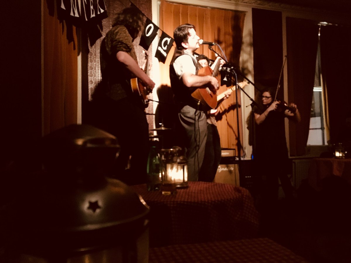 ConradVingoe's tweet photo. Great night @LanternSociety . The mercurial @loveandecadence and his quivering poets on top form . Catch them @LambSurbiton this weekend #getemwhiletheyarehot #livemusic #london https://t.co/mWYAfaCzLb