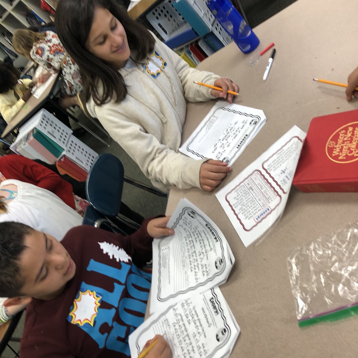 superinshades's tweet photo. What an amazing Leadership Day! We #Synergized to decode the Declaration of Independence using academic vocabulary! #LeagueofLeaders @CombsCatchUp  @TheLeaderinMe https://t.co/IDByKxS6cP