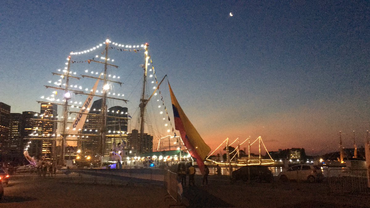 sahowardt's tweet photo. #AEstaHora en marco de #GSBuenosAires buque Gloria representa @colombia en Velas2018 y @PROCOLOMBIACO presenta estrategia de promoción int. https://t.co/8GUo4mQRPS