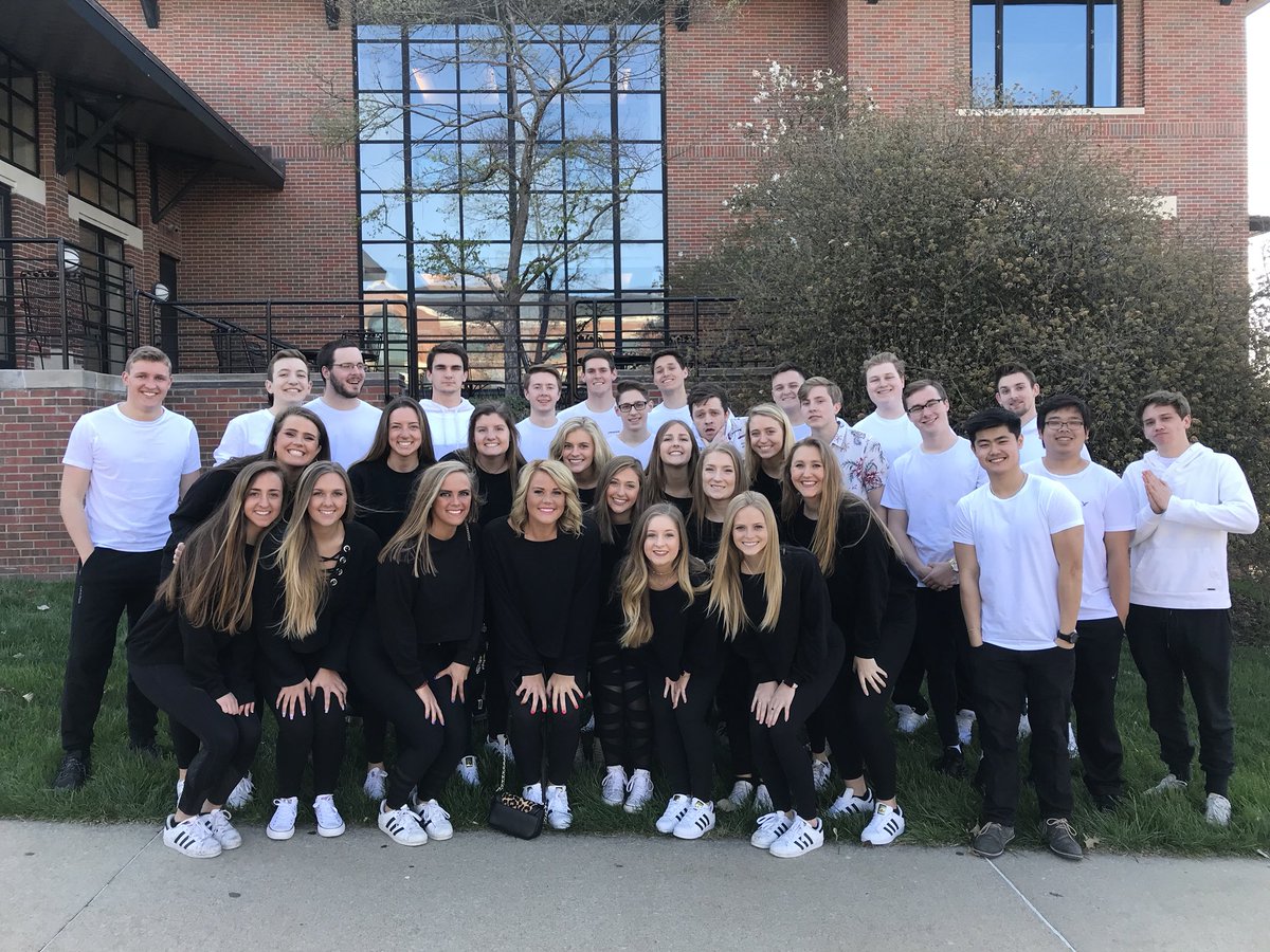 KenzieUsrey's tweet photo. #DeltaSigmaPi is ready to kill this dance! #BWeek2018 https://t.co/WYebUMHA7x