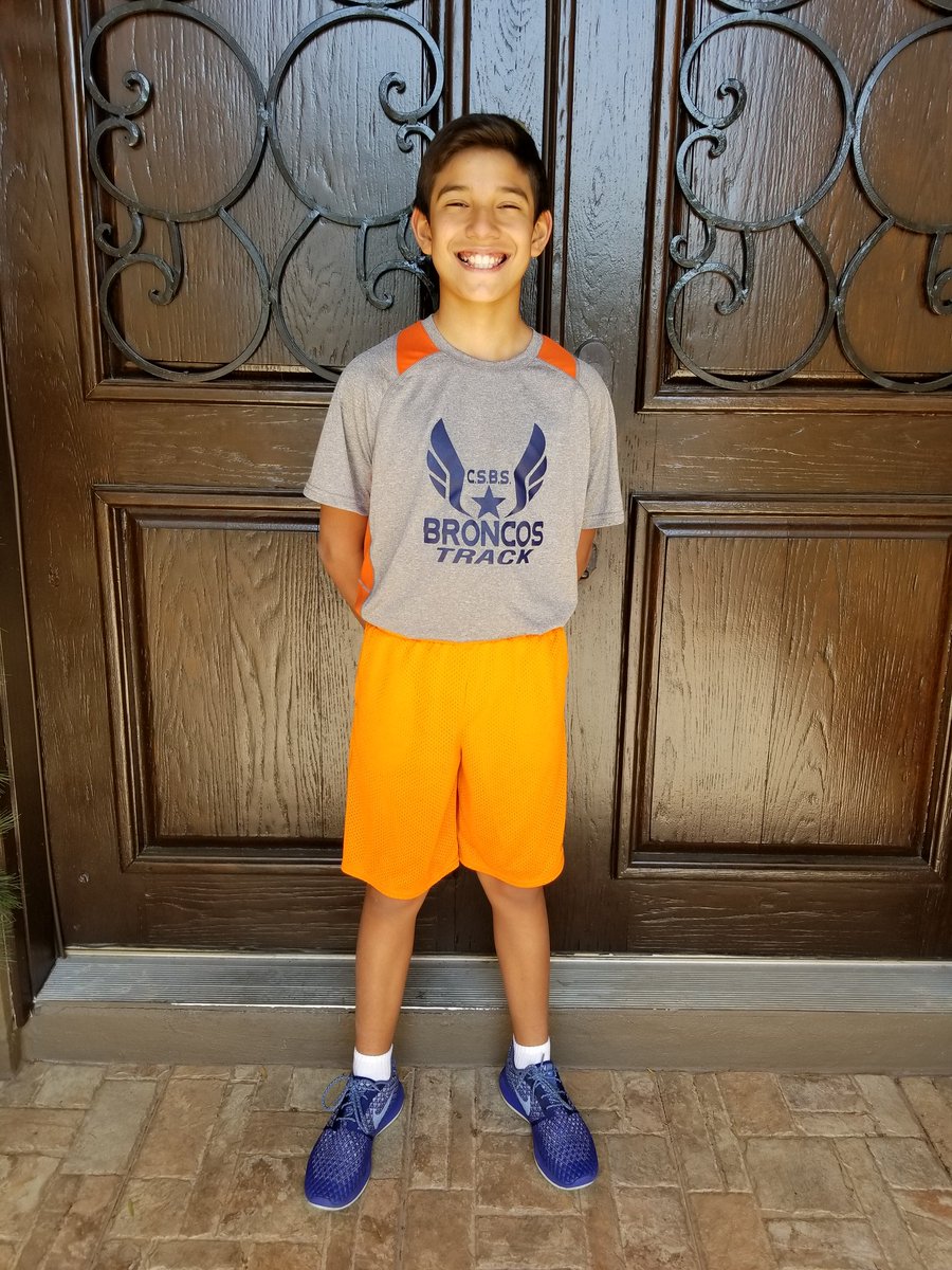 normaeb1974's tweet photo. Way to go Mauro Benavides for placing 4th in the #120MeterRun
Congratulations to the Col Santos Benavides 4th grade boys for placing 3rd on their #4x400MeterRelay @ the 2018 Invitational Boys &amp; Girls Club of Laredo TX., R.C. Cola &amp; Conrado Cruz, Jr. #TrackRelays #Broncos https://t.co/B0IyfyFovw