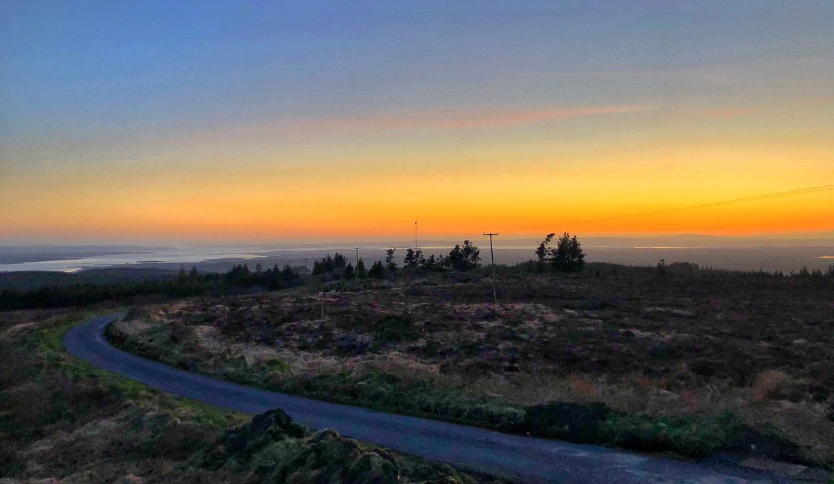 Sunset looking above my Cratloe 👌🏻📸 ☀️
.
#sunset #iphone8 #cratloewoods #photography #photoshoot #photogrphyislife #photooftheday #photooftheweek #landscape #limerickpost