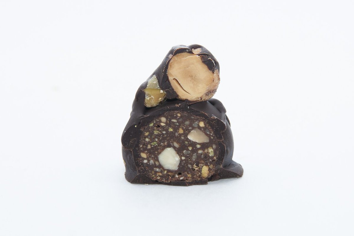 HNINAGourmet's tweet photo. This little truffles contains 5 grans of protein and so many nutrients that it is hard for me to list all of it! #rawchocolate #sproutednuts https://t.co/iWFoNIf933