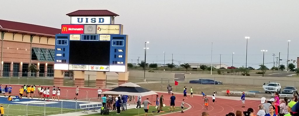 normaeb1974's tweet photo. Way to go Mauro Benavides for placing 4th in the #120MeterRun
Congratulations to the Col Santos Benavides 4th grade boys for placing 3rd on their #4x400MeterRelay @ the 2018 Invitational Boys &amp; Girls Club of Laredo TX., R.C. Cola &amp; Conrado Cruz, Jr. #TrackRelays #Broncos https://t.co/B0IyfyFovw