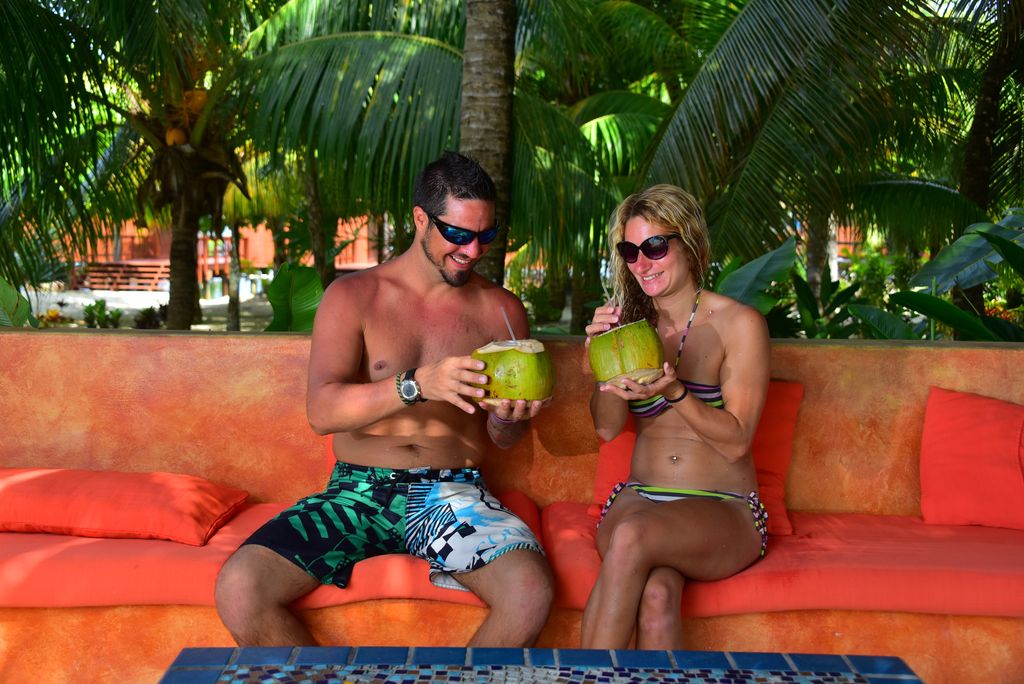 AKResort's tweet photo. Like if you'd like a sip.
#anthonyskeyresort #roatan https://t.co/9FczyhEJUT