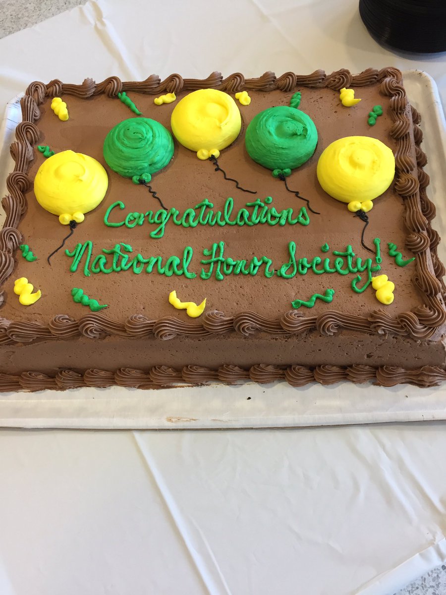 BaylessNHS's tweet photo. We like to congratulate new members with cake! #baylessgood https://t.co/JLuARSYY4F
