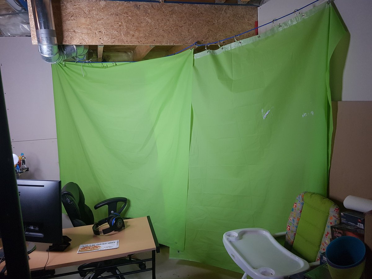 bazerath's tweet photo. It ain't pretty but it worked, love my new #elgato #greenscreen #creator #youtube #oldsetup https://t.co/hAV4QHEWAi