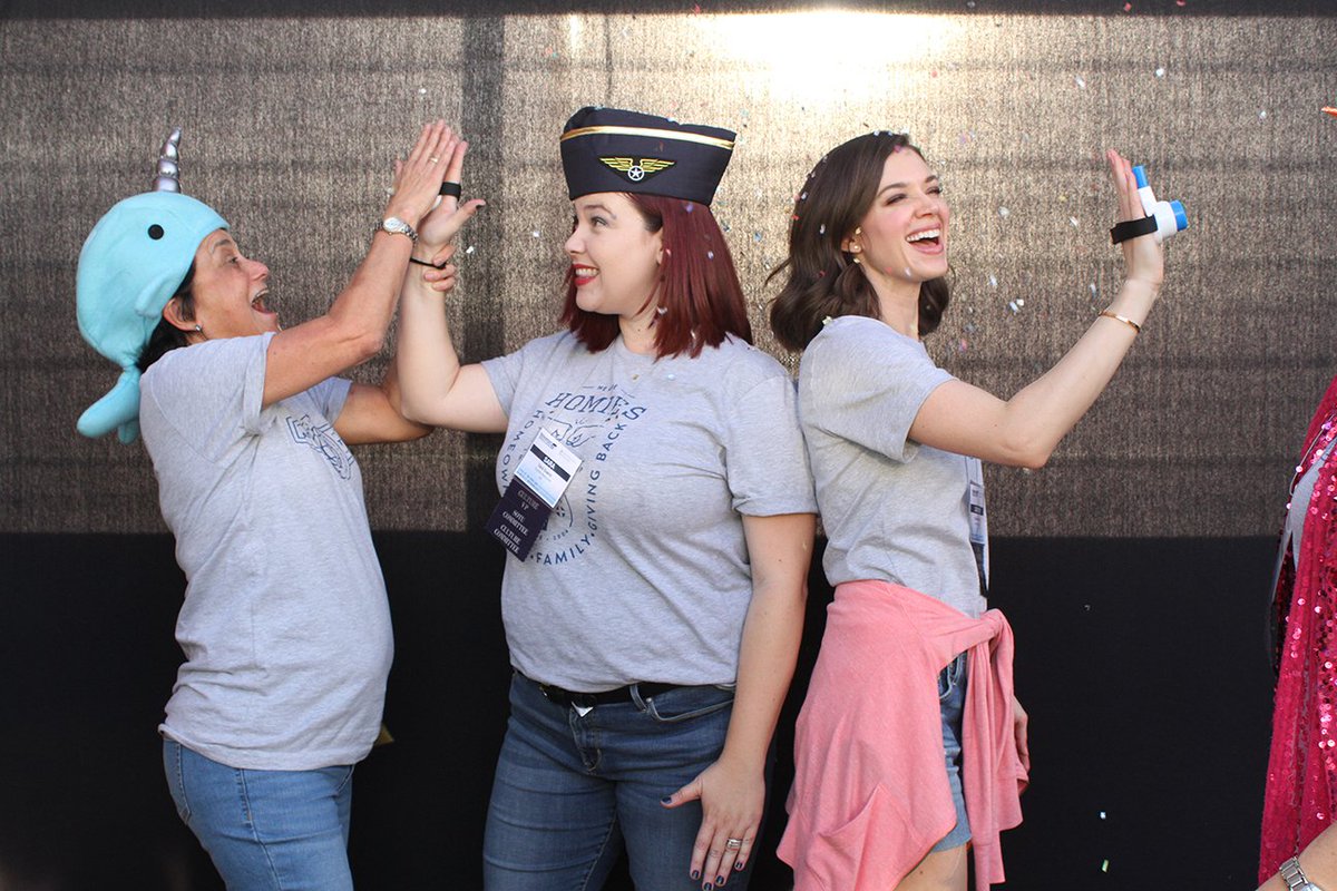 homeownersfg's tweet photo. Here are a few more high fives from our recent 2018 State of the Union event with the help of @FiestaFive!

#HFGGoinPlaces #NationalHighFiveDay https://t.co/7DzE2jaQdU