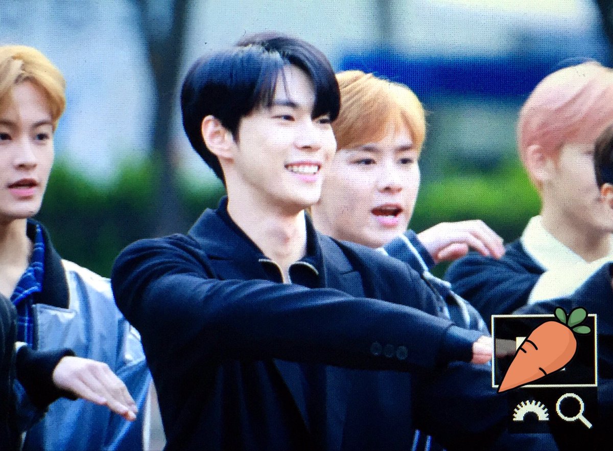 Carrot_DY's tweet photo. #NCT127 #도영 #DOYOUNG
180420 뮤뱅 출근 https://t.co/uop7tFhm56