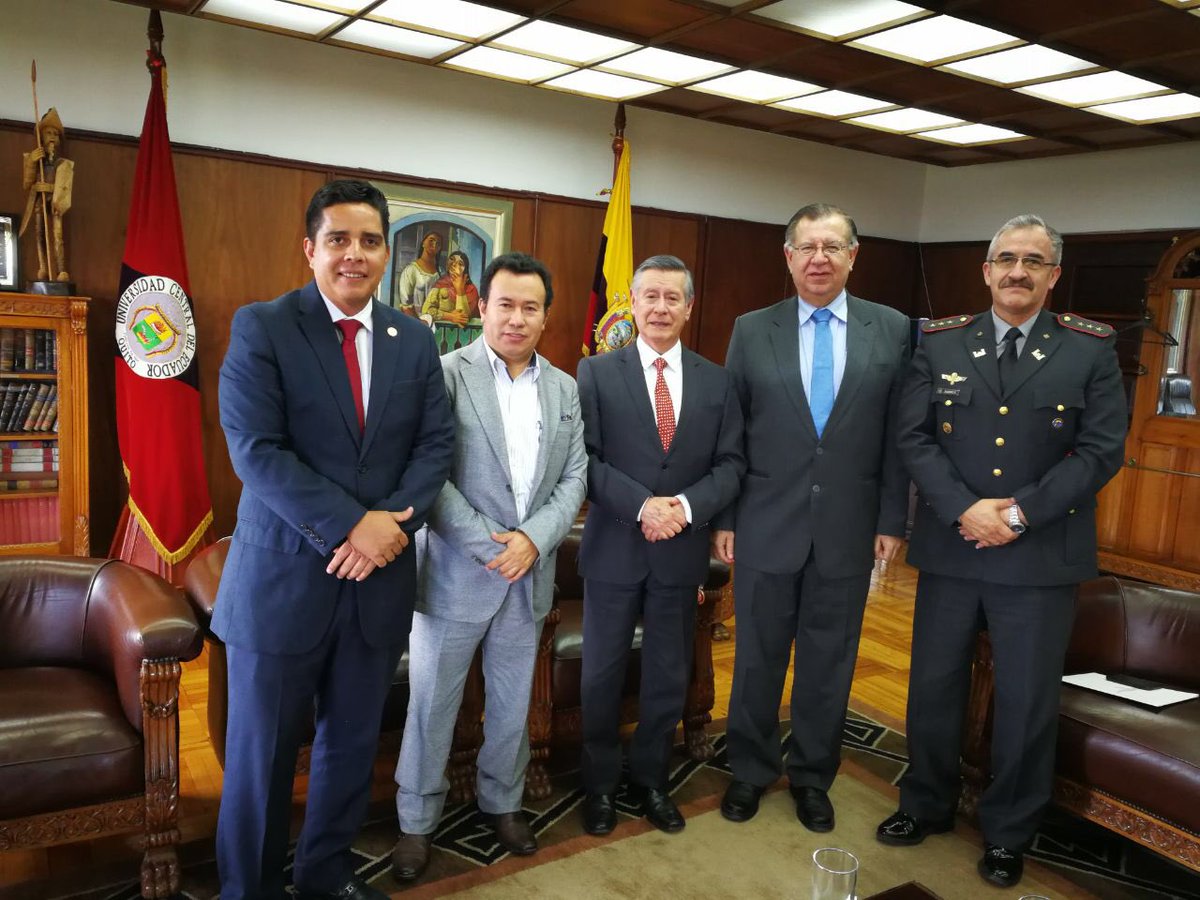 UTN_Ibarra's tweet photo. La @UTN_Ibarra participa en convenio junto a cuatro universidades para la implementación de programas de educación superior en modalidad virtual. Nuestro rector, Dr @MarceloCevallo2 se hace presente en este importante proyecto en beneficio de la comunidad del norte del país https://t.co/AQehWeO9vE