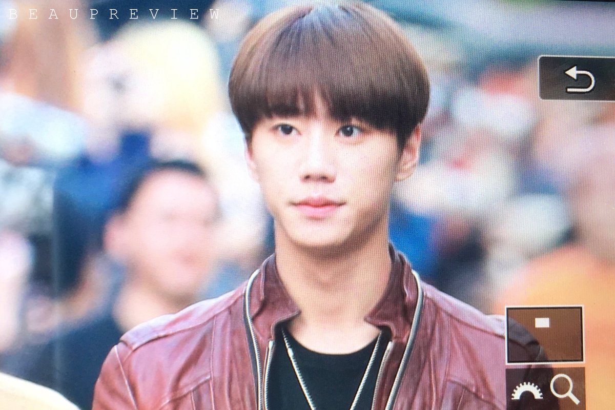 ilestbeau970122's tweet photo. [preview] 180420 뮤직뱅크 출근

#이준영 #더유닛 #유키스 #준
#UKISS #JUN #UNB #유앤비 #BOYHOOD https://t.co/VRRv6EU2uO