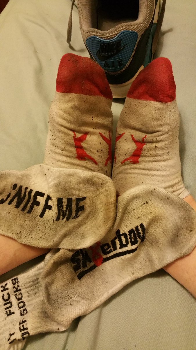StinkyMaleSocks's tweet photo. Day 8 pics no.2 #3WeeksStraightSocks, long shift, hot evening in moist, clammy, sweaty Air Max, imagine pulling one off right over your nose? 😈 these socks have got another 13 days yet! Worn with reused stinking slazengers underneath, sniff deeply DM me #Sk8erboy #gayfeet 😈😷👃 https://t.co/6yuzHi6d6l