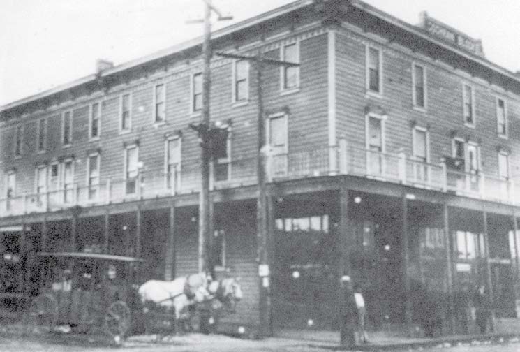 maccoinnich's tweet photo. 100 years ago there was a three story building at N Philadelphia and Lombard in St Johns. Today neighbors are freaking out over the possibility of a four story building on the site. https://t.co/8HxuLAtyh6 https://t.co/W1lAmoy4Vy