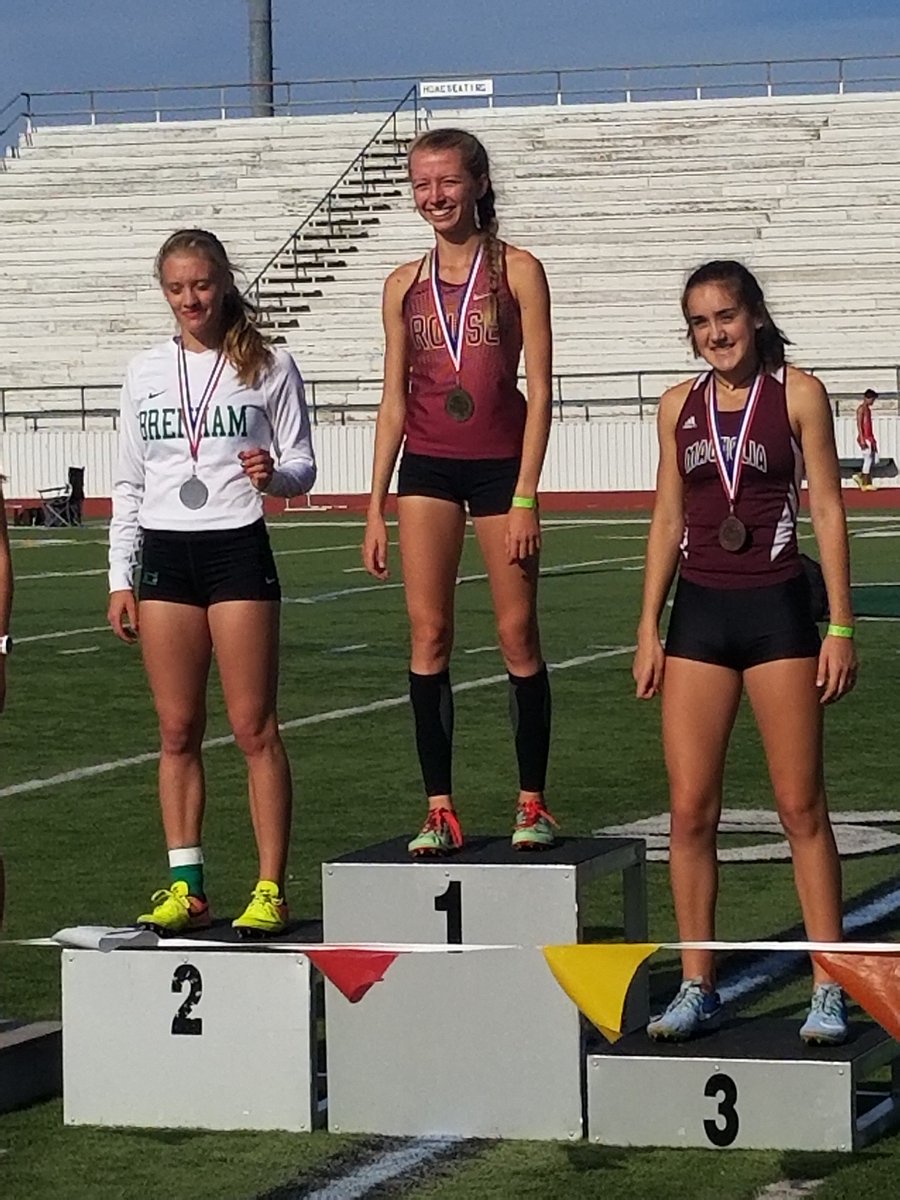MhsField's tweet image. Next up for Regionals, Joanna Durdin in the 300m hurdles!! #DawgsGottaEat