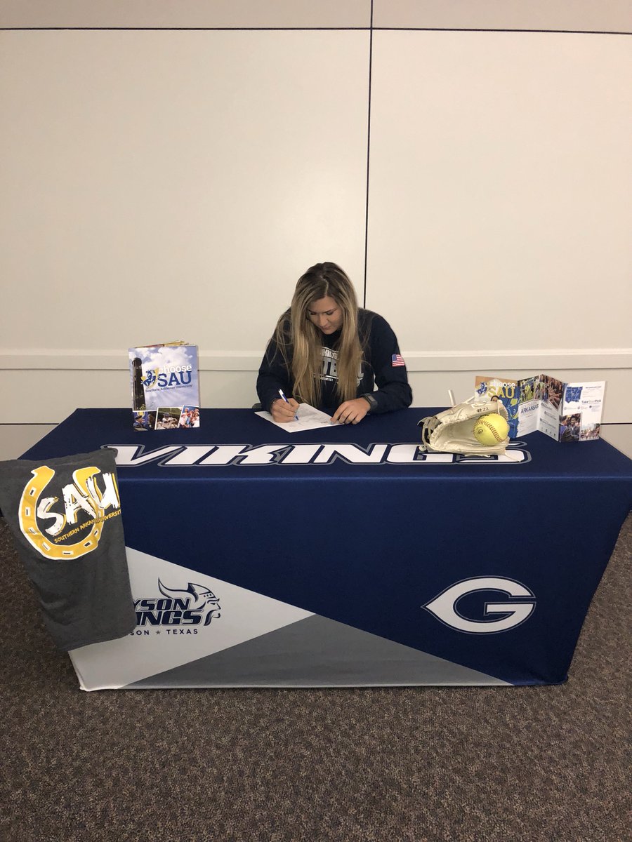gclvsoftball's tweet photo. Congratulations to sophomore, Shelby Fleming! Shelby signed with Southern Arkansas University to continue her academic and softball journey as a Lady Mulerider! We are so proud of you! #ConnectCommitComplete https://t.co/XCzSnQakRl