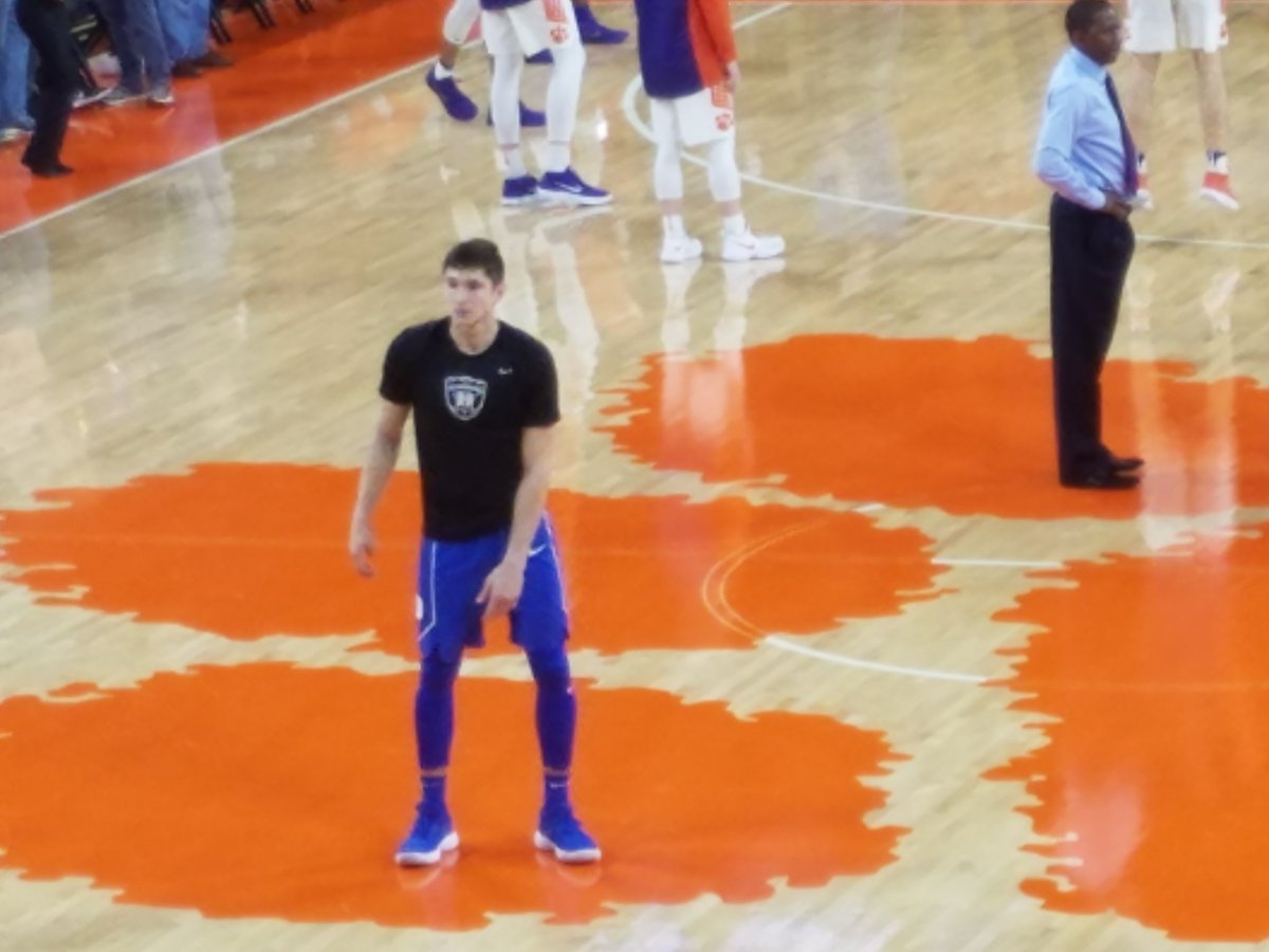 JulesC24's tweet photo. @GraysonJAllen Please be at Franklin tomorrow.  #ACCBarnStorming 🤞🤞 https://t.co/5N0Ts8WDUm